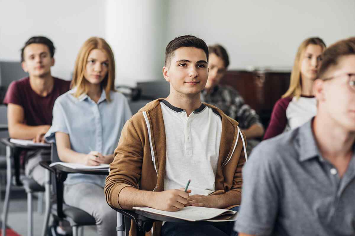 https://polishlanguagecourse.pl/wp-content/uploads/2019/04/teacher_12.jpg